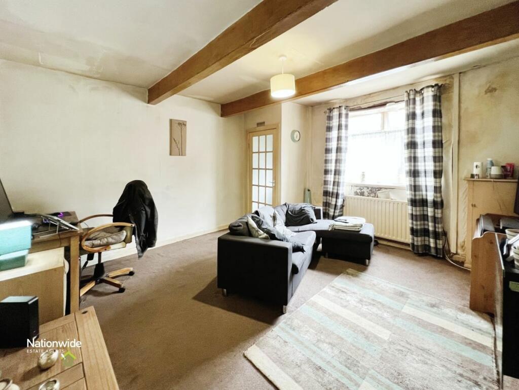 Cemetery Road, Darwen, Lancashire, BB3 2LS 2 bed terraced house for