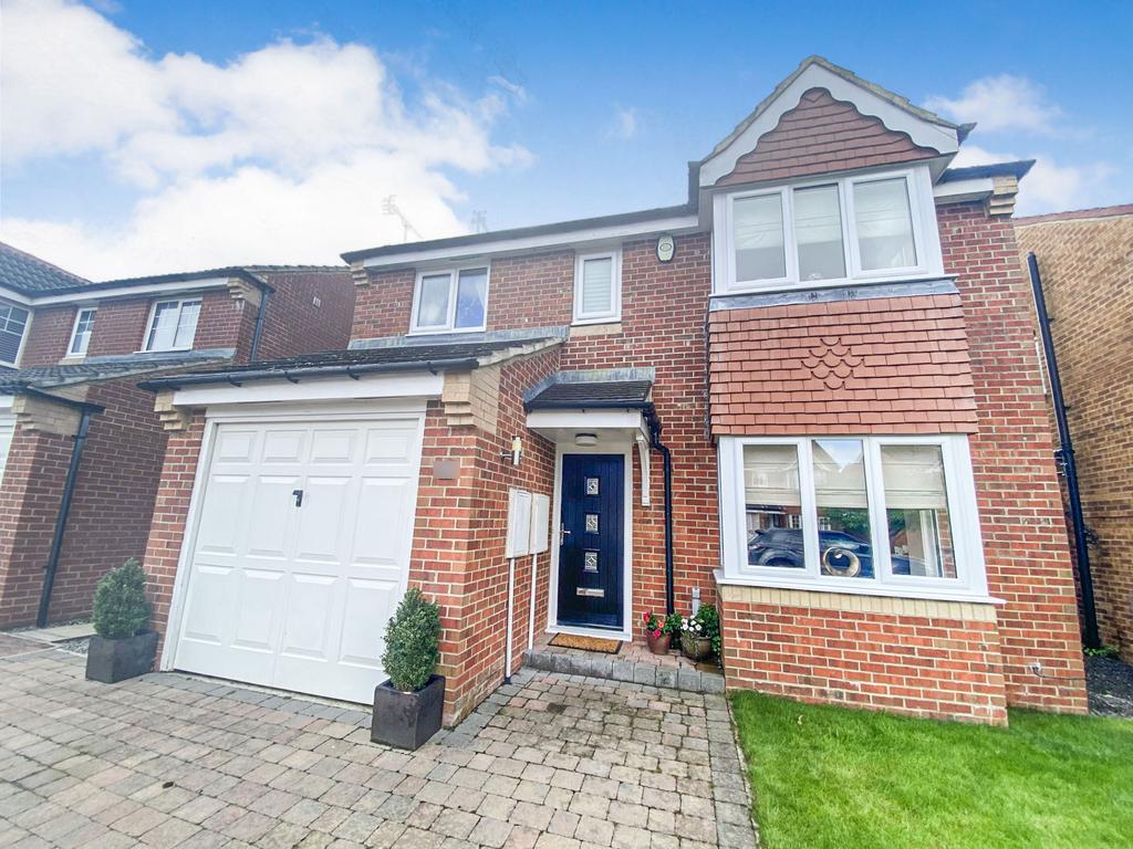 Nottingham Court, Bedlington, Northumberland, NE22 6PE 4 bed detached