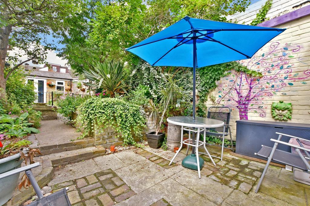 Randall Street, Maidstone, Kent 4 bed terraced house for sale £400,000