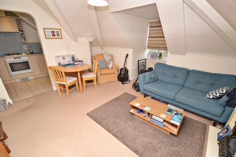 2 bedroom flat to rent, Poole