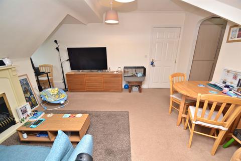2 bedroom flat to rent, Poole