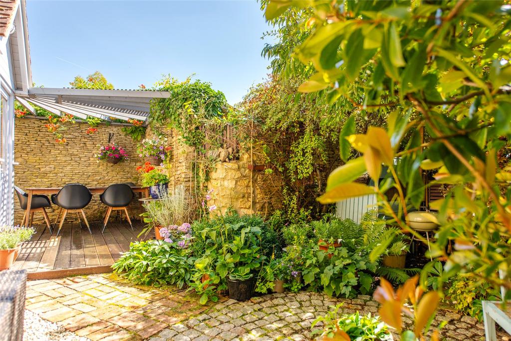 Courtyard Garden