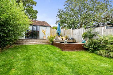 18 Salters Hill, London, SE19 1DZ