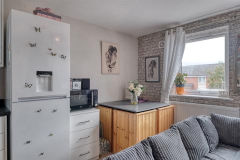 Flat 8, Highcroft House, 81 - 85 New Road, Rubery, Birmingham, B45 9JR