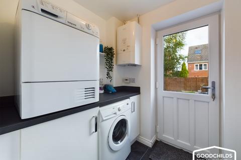 8 Hinges Road, Bloxwich, Walsall, WS3 2LL
