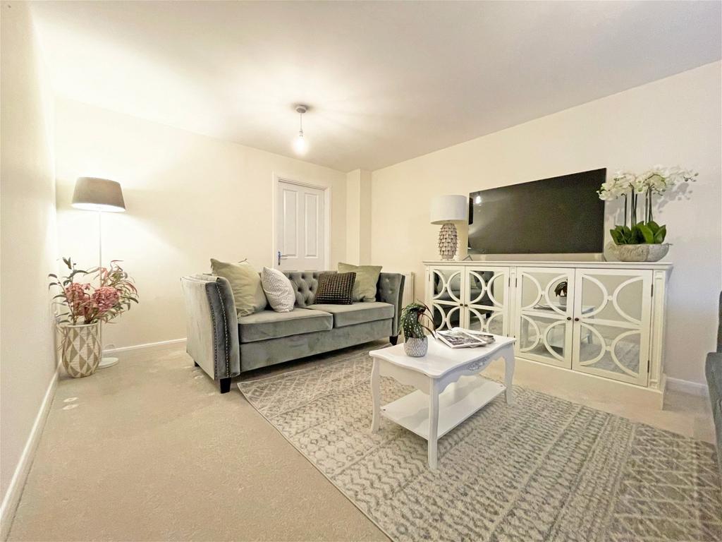 Arnold Drive, Priors Hall, Corby, Northamptonshire, NN17 5FY 4 bed