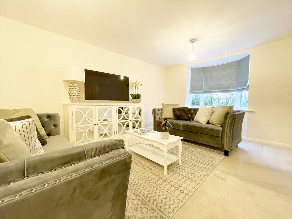 Arnold Drive, Priors Hall, Corby, Northamptonshire, NN17 5FY 4 bed