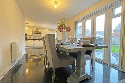 18 Arnold Drive, Corby, NN17 5FY