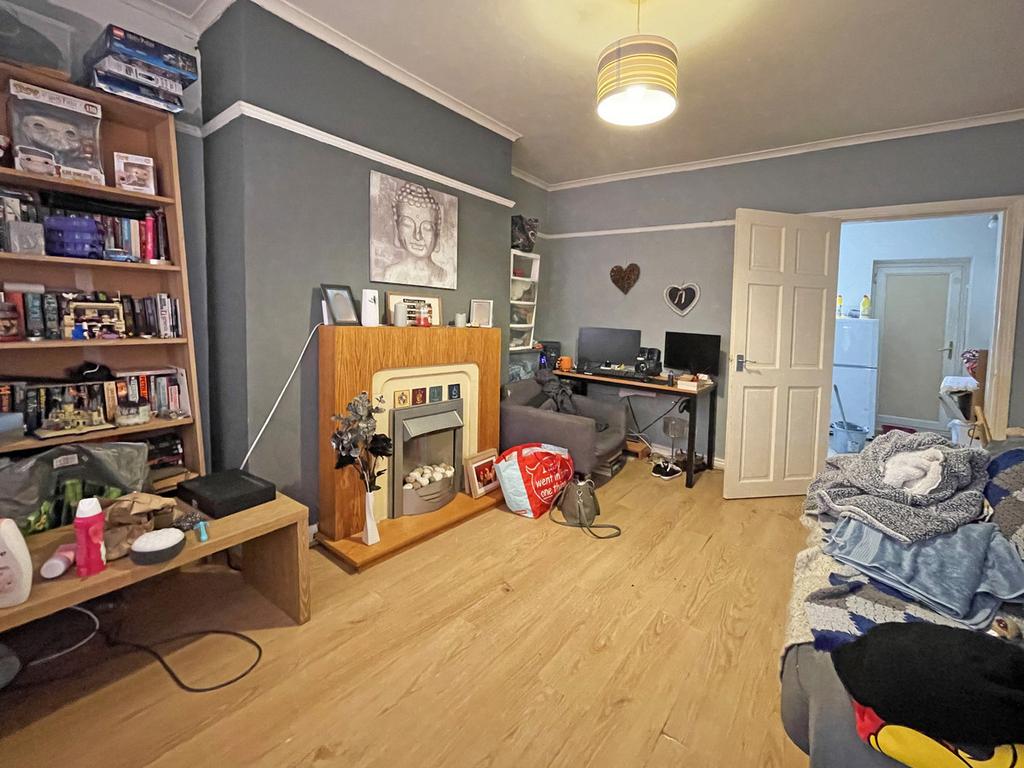 Leamington Parade, Hartlepool, TS25 2 bed terraced house £70,000