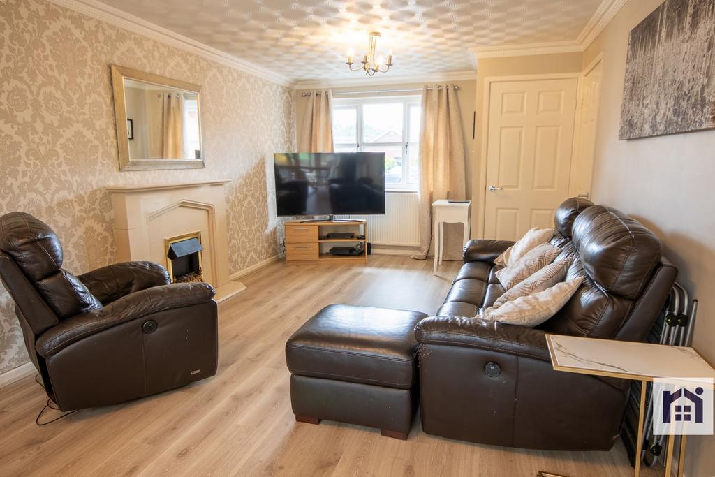 Village Croft, Euxton, PR7 6NH 3 bed detached house for sale £240,000