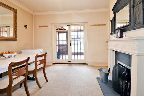 11 Cedar Road, Weybridge, KT13 8NY