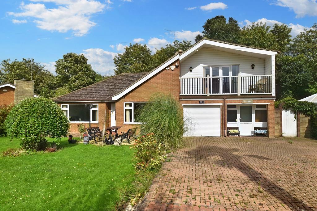 Roman Bank, Skegness, PE25 3 bed detached house for sale £375,000