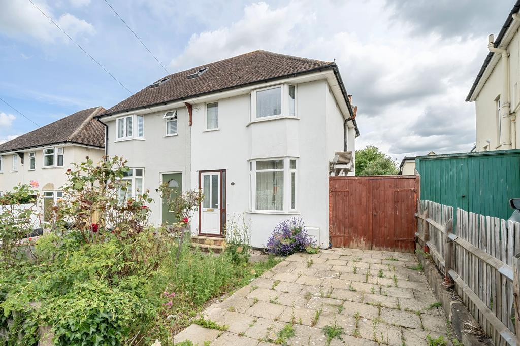 Botley, Oxford, OX2 3 bed semidetached house for sale £340,000