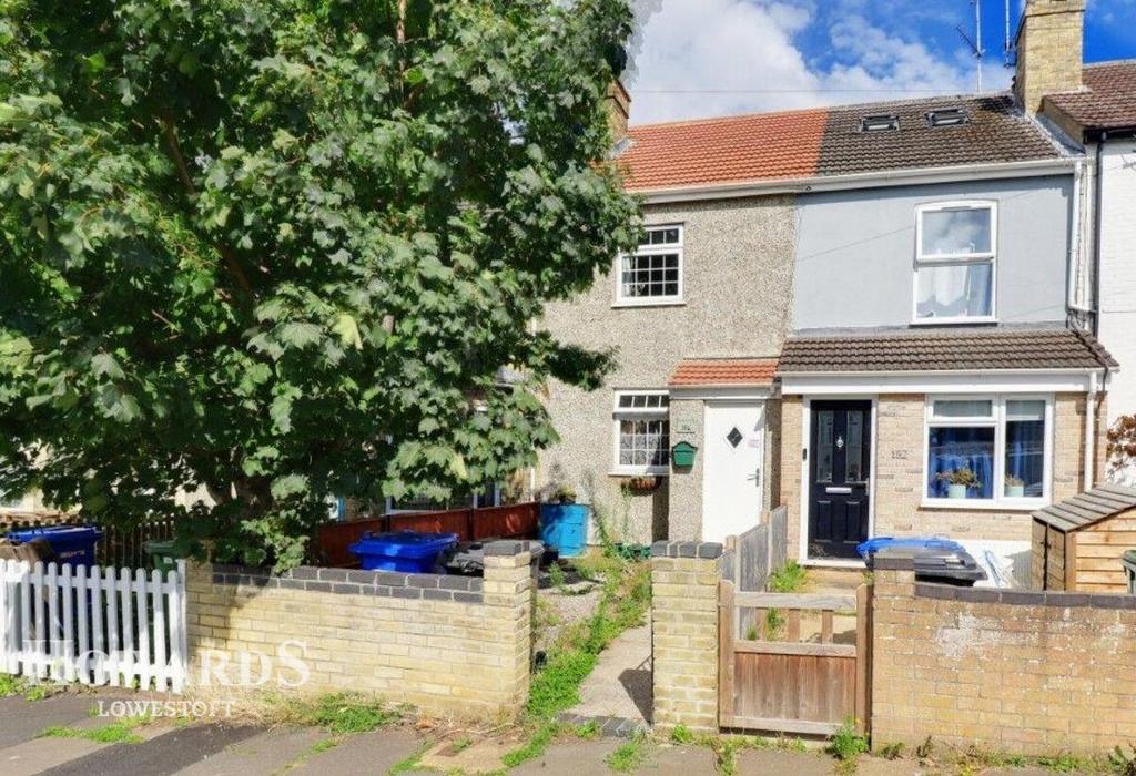 The Avenue, Lowestoft 2 bed property for sale £180,000