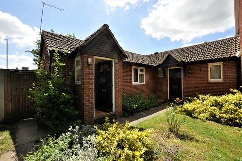1 bedroom bungalow to rent, Bounderby Grove, Chelmsford