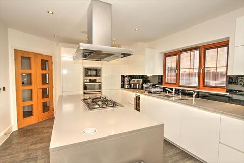 21 Blagrove Crescent, Ruislip, HA4 8FS