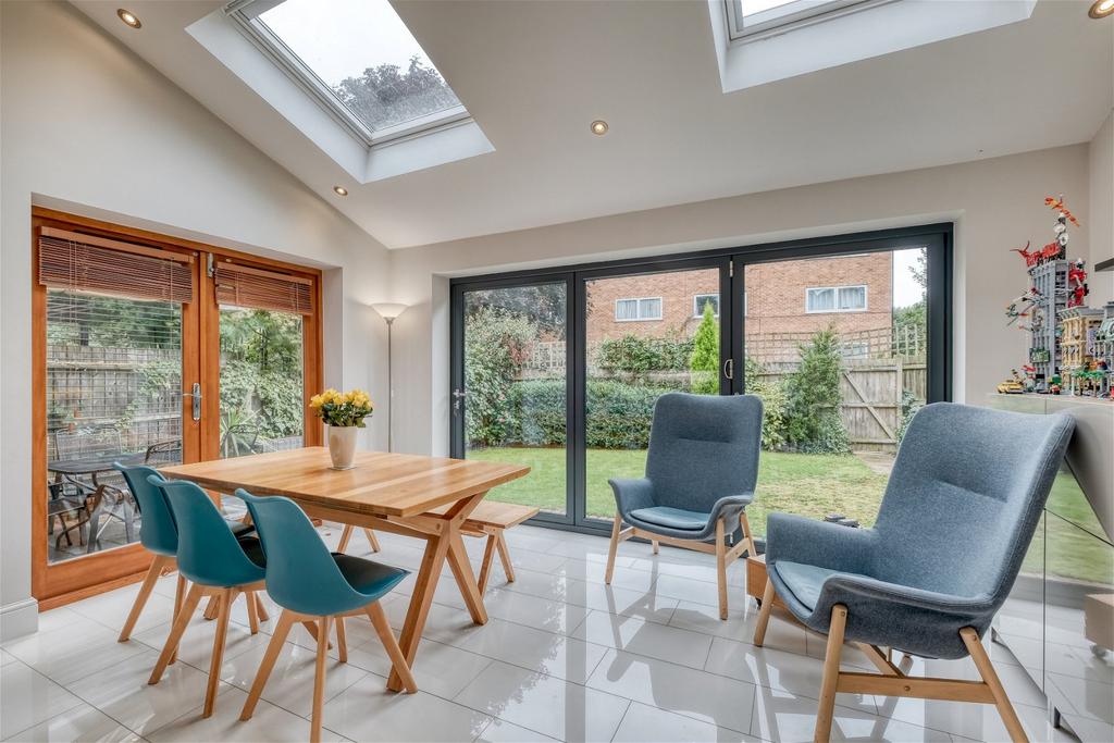 Engine Mews, HamptoninArden, Solihull, B92 0AZ 3 bed mews £595,000