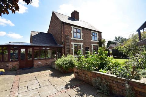 5 bedroom end of terrace house for sale, School Lane, Bronington