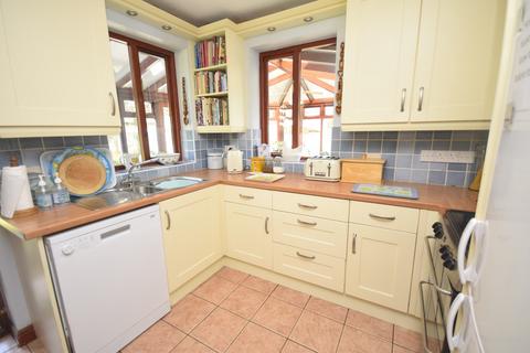 5 bedroom end of terrace house for sale, School Lane, Bronington