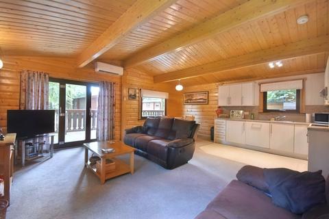 2 bedroom chalet for sale, 35 Kenwick Park, Louth LN11 8NR