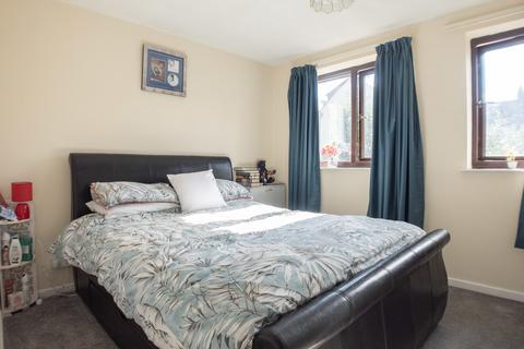 18 Milliners Court, Atherstone, CV9 1EN
