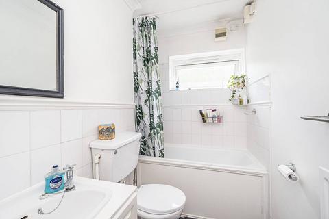 4 Corby Way, London, E3 4BS