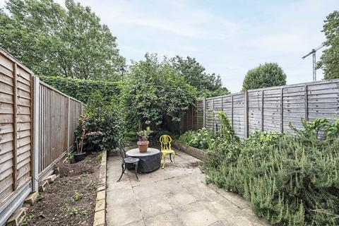 4 Corby Way, London, E3 4BS