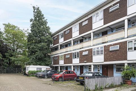 4 Corby Way, London, E3 4BS