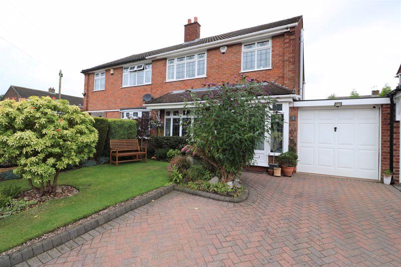 Elmdale Drive, Aldridge 3 bed semidetached house £320,000