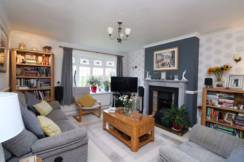 Elmdale Drive, Aldridge 3 bed semidetached house £320,000