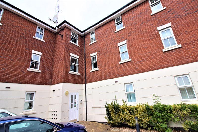 Attingham Drive, Dudley 2 bed apartment to rent £750 pcm (£173 pw)