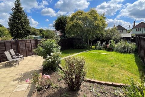3 bedroom detached house for sale - Warren Road, Farncombe