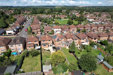 3 bedroom detached house for sale - Warren Road, Farncombe