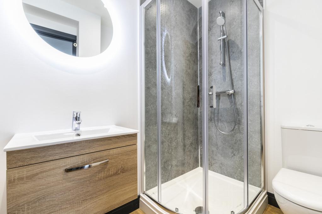 Shower Room Apt 3