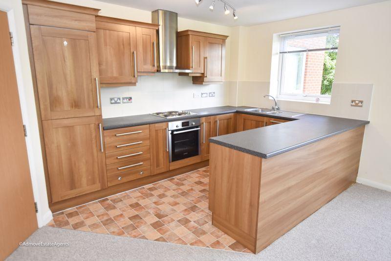 Romana Square, Timperley, Altrincham, WA14 2 bed apartment to rent £