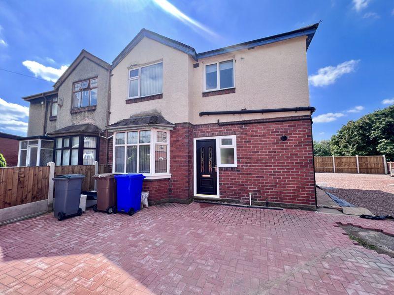 Norman Avenue, Tunstall, ST6 7HD 3 bed detached house £950 pcm (£219 pw)
