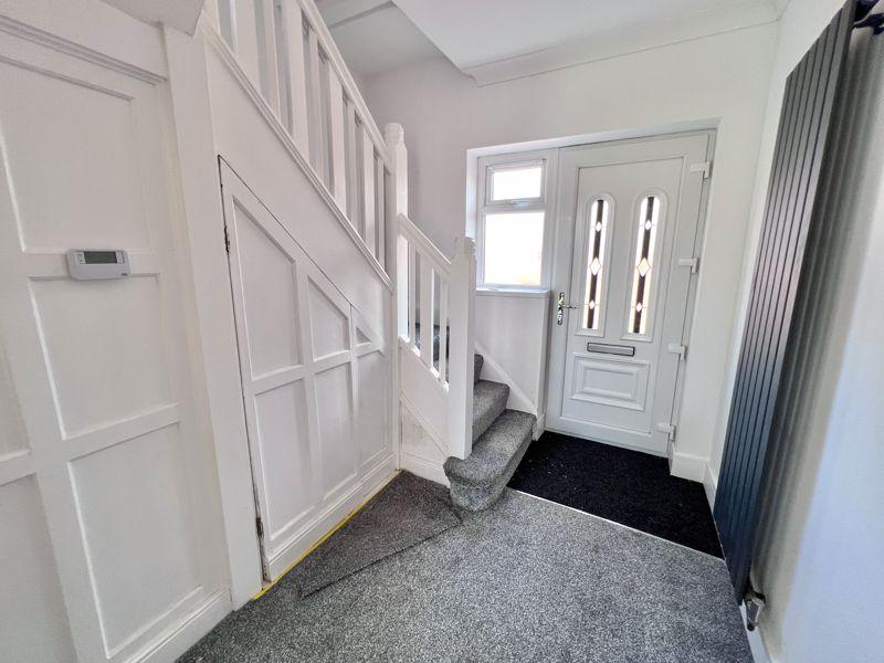 Norman Avenue, Tunstall, ST6 7HD 3 bed detached house £950 pcm (£219 pw)