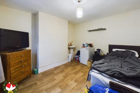 2 Worcester Parade, Gloucester, GL1 3AR