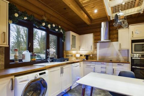 3 bedroom log cabin for sale, Log Cabin at Collingwood, Camborne