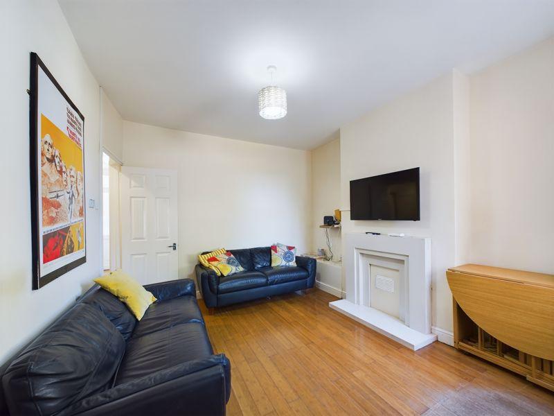 Road, Gloucester 3 bed end of terrace house for sale £215,000