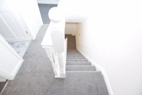 3 bedroom semi-detached house to rent, Abbey Road, Astley