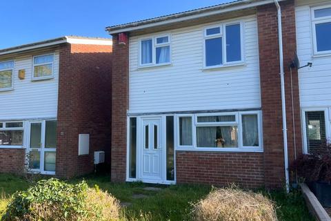 3 bedroom semi-detached house to rent, Birch Close, Bristol