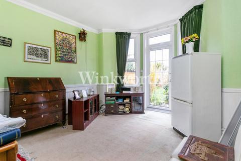 9 Devonshire Road, Palmers Green, London, N13 4QU
