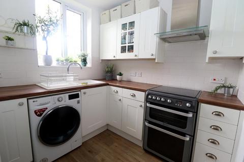 82 Garden Road, Dunstable, LU6 3JD