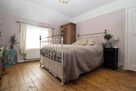 82 Garden Road, Dunstable, LU6 3JD