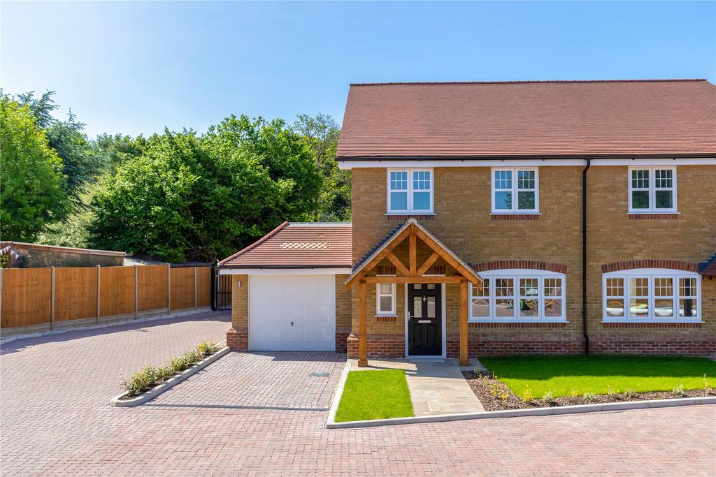 Mushroom Castle, Winkfield Row, Bracknell, Berkshire, RG42 4 bed semidetached house for sale