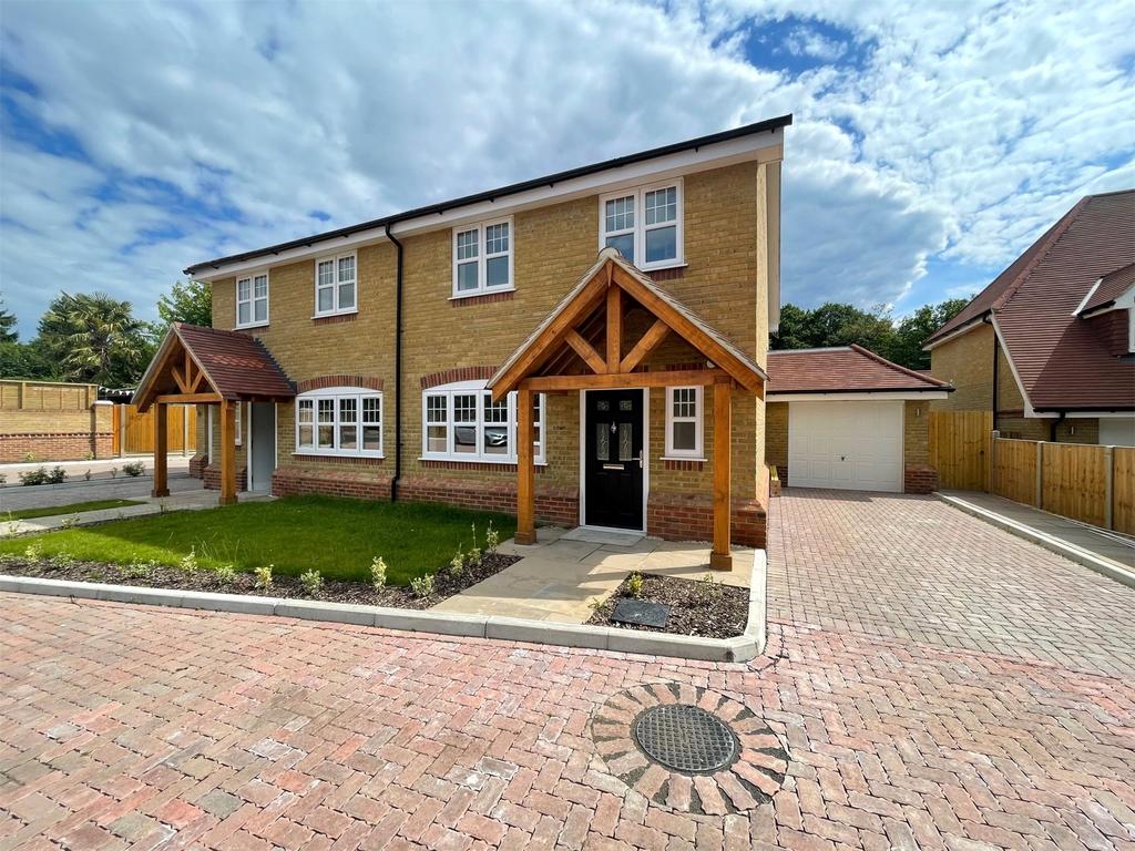 Mushroom Castle, Winkfield Row, Bracknell, Berkshire, RG42 4 bed semidetached house for sale