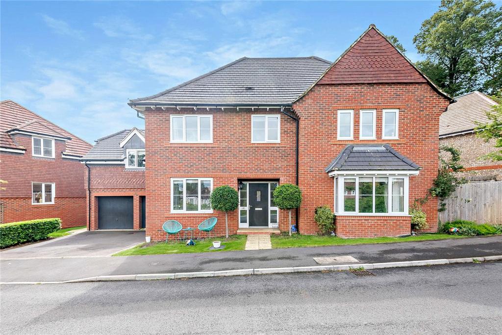 Meadowbrook, Woolton Hill, Newbury, Hampshire, RG20 5 bed detached