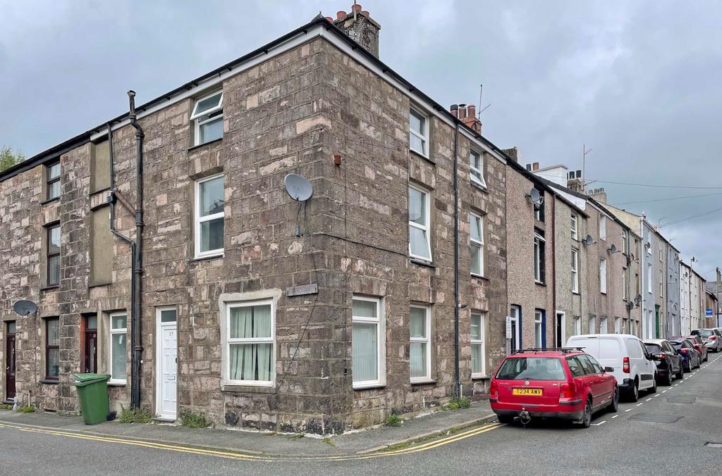 Chapel Street, Caernarfon, Gwynedd, LL55 4 bed end of terrace house for