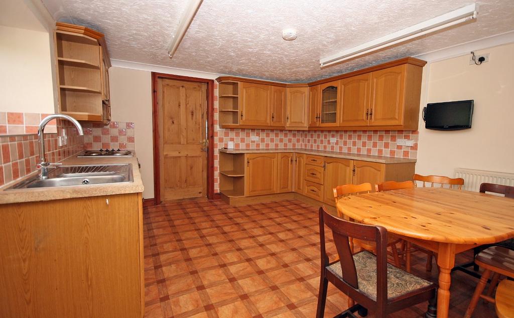 Cwm Cynfal, Blaenau Ffestiniog, Gwynedd, LL41 3 bed detached house for